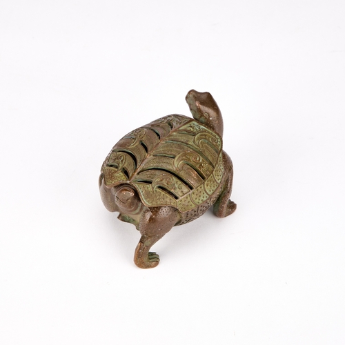 146 - A CHINESE BRONZE ZOOMORPHIC CENSER 9cm long