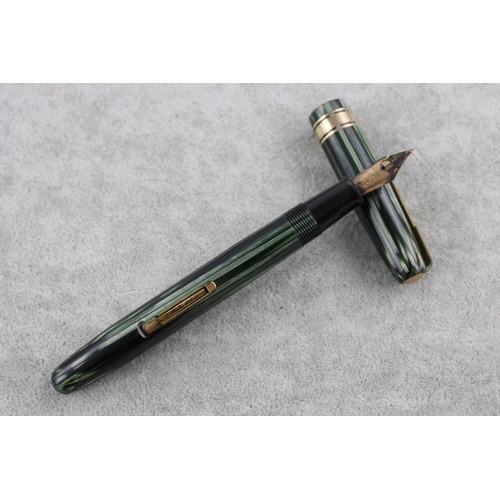 1095 - Vintage Waterman w5 green fountain pen w/ 14ct gold nib