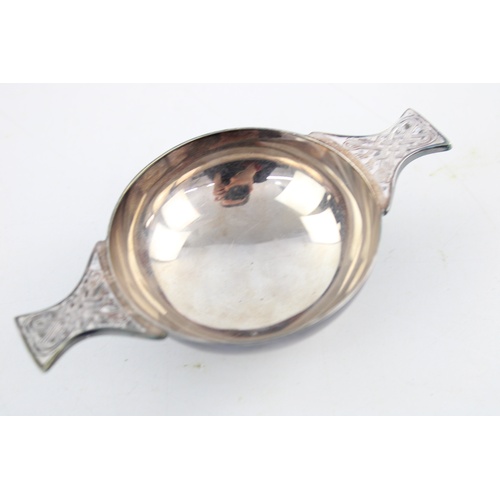 577 - Hallmarked Edinburgh silver scottish quaich 73g