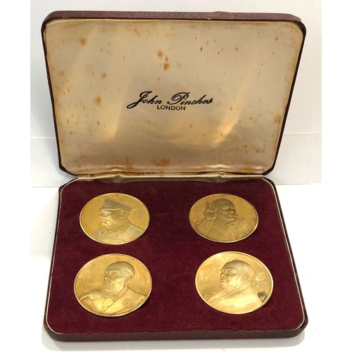 554 - Winston Churchill silver commemorative coin set marked sterling around edge by john pinchers London ... 