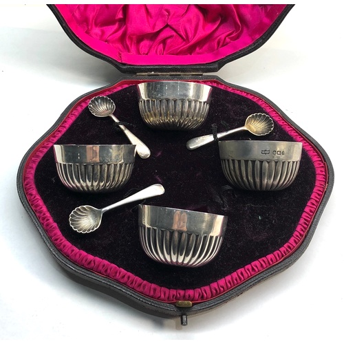 570 - Antique boxed silver salts in fitted case missing one spoon Sheffield silver hallmarks