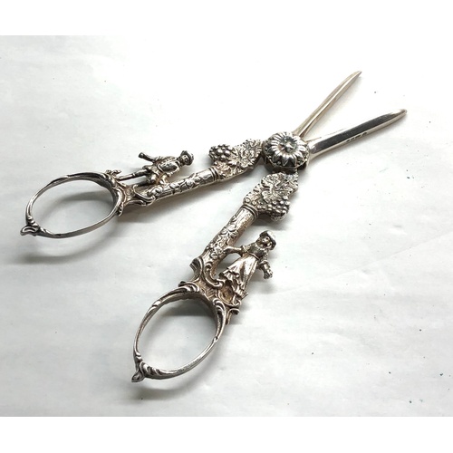 576 - Vintage figural handle silver grape shears London silver hallmarks weight 90g