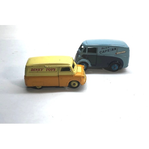 1079 - Dinky Morris 10 van and Dinky Bedford van in good condition age related marks and wear