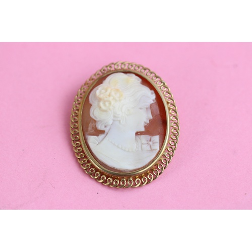 94 - 9ct gold classical profile cameo brooch (6g)