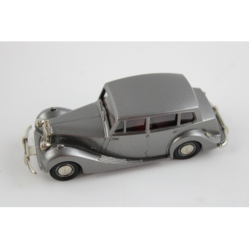 1087 - Vintage Boxed Lansdowne models 1954 Triumph Renown Saloon diecast model LDM8  Item is in good vintag... 