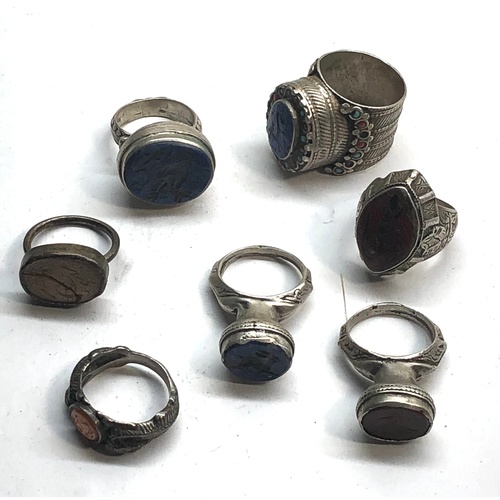 512 - Selection of antique / vintage intaglio rings set in white metal