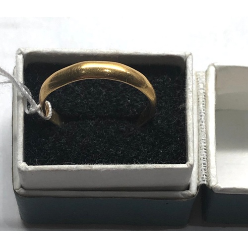 528 - 22ct gold wedding band weight 2.2g