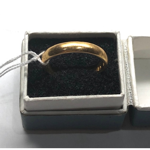 529 - 22ct gold wedding band weight 3.1