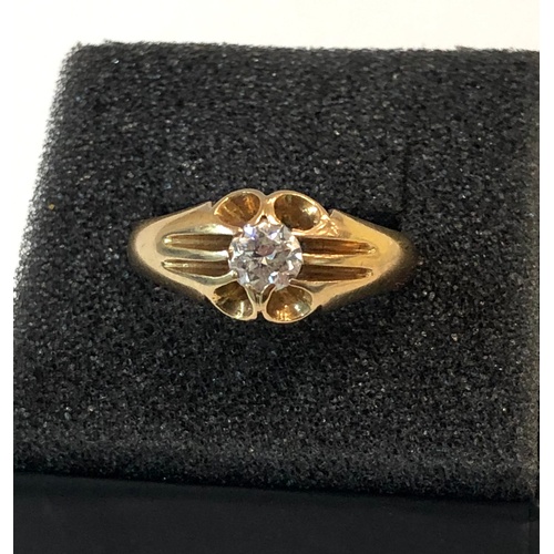 537 - 18ct gold diamond ring set with central diamond measure approx 5.5mm weight of ring 8g