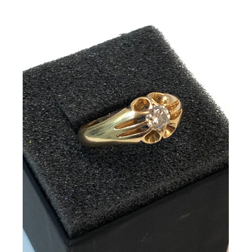 537 - 18ct gold diamond ring set with central diamond measure approx 5.5mm weight of ring 8g