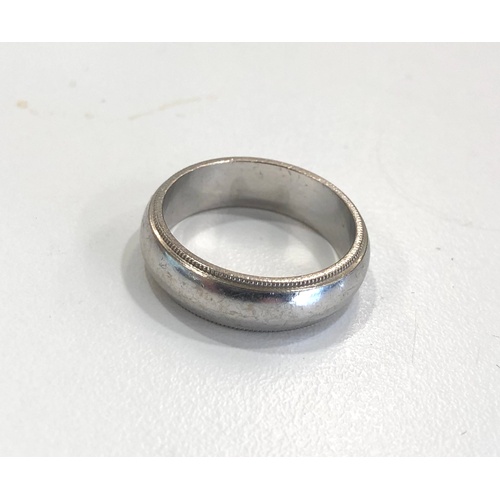 545 - 18k White gold wedding band weight approx 9.9g