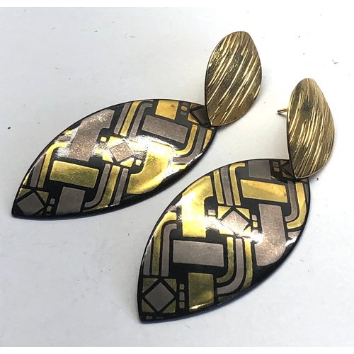 116 - Laurana Enamelled gold plated abstract black dangling earrings 80’s 75mm drop