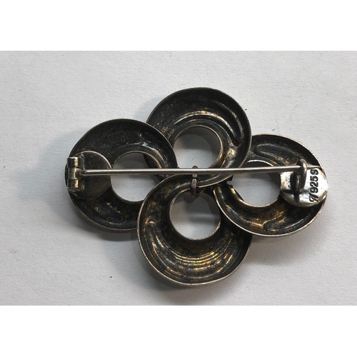 141 - Vintage Norway silver and enamel pin brooch