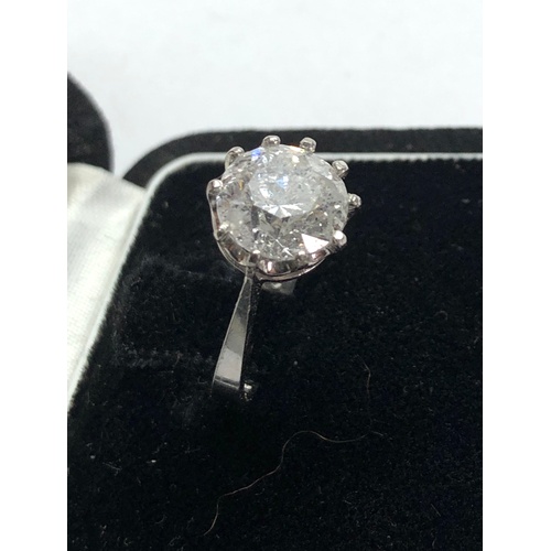 164 - Fine 2.5ct diamond ring sone measures approx 9mm dia set in platinum