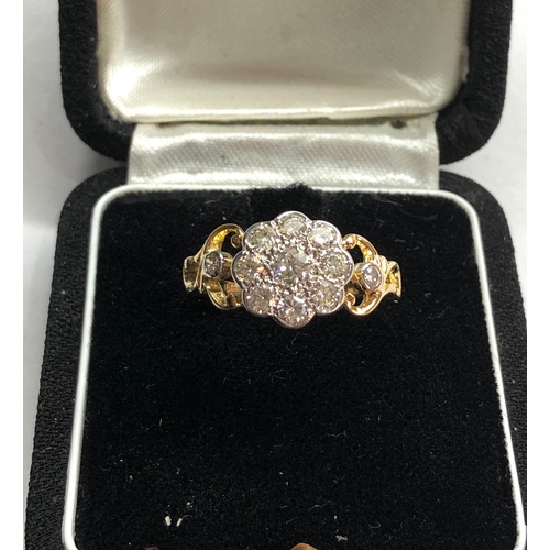 177 - 18ct gold diamond cluster ring .90ct