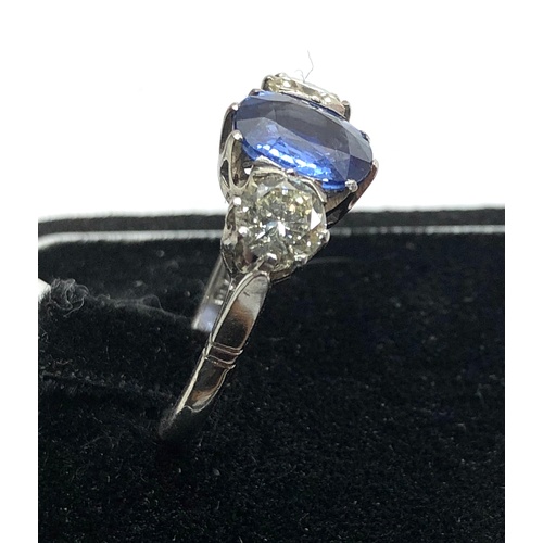 189 - Fine sapphire and diamond ring central sapphire 2.30ct with 2 diamonds 1.1ct set in platinum