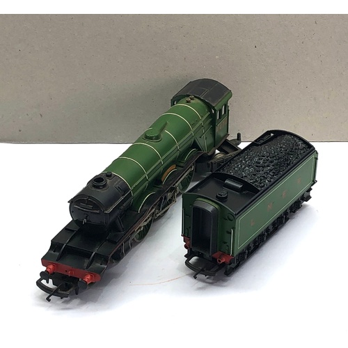 393 - Hornby 00 gauge 4472 flying scotsman electric loco and tender L.N.E.R