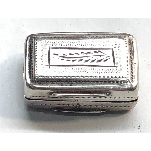 14 - Antique Georgian silver vinaigrette Birmingham silver hallmarks measures approx. 24mm by 18mm and 9m... 