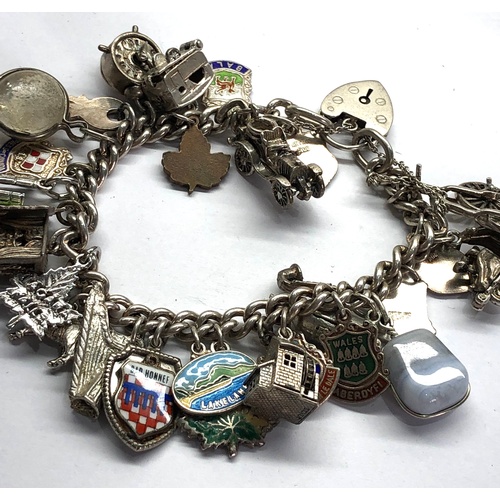 94 - Vintage silver charm bracelet