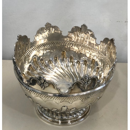 92 - Victorian Silver monteith bowl, approximate weight 1128g, hallmarks slightly worn height approx 19cm... 