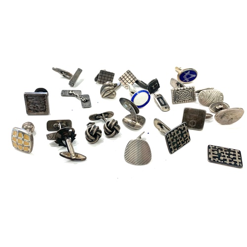 97 - Selection mens silver cufflinks, mixture of single and pairs, approximate weight 129.7g