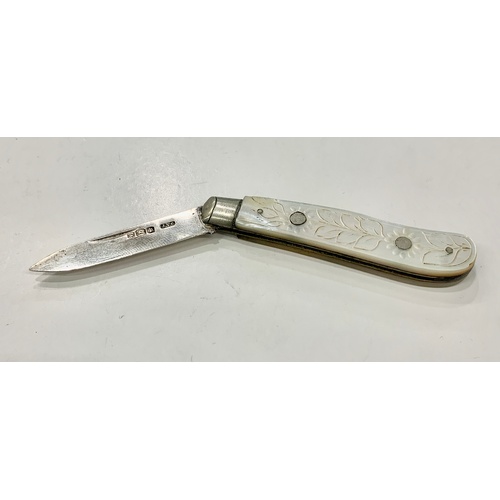 376 - Mother of pearl, silver pen knife, approximate measurement: 5.5cm