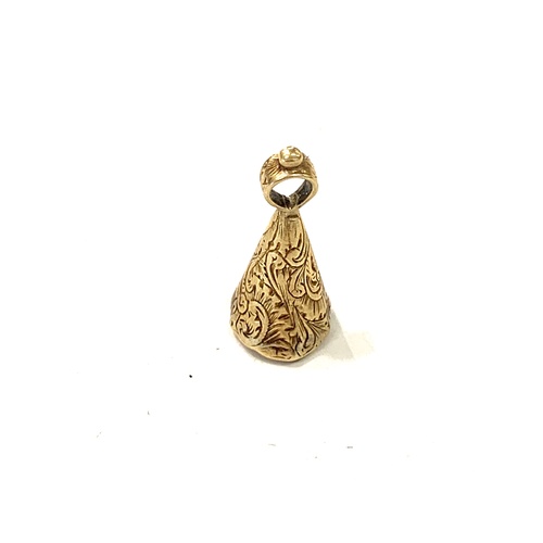 156 - Gold leaf seal pendant, no hallmarks, acid tests as gold. Approximate measurements: 1.8cm