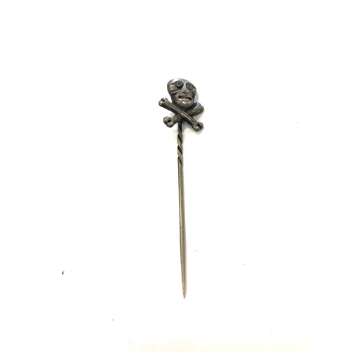 161 - Skull and Cross bones stick pin