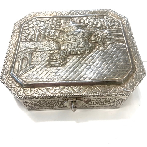 105 - Silver Asian trinket box, no hallmarks but tests as silver, this item does have some damage to the b... 