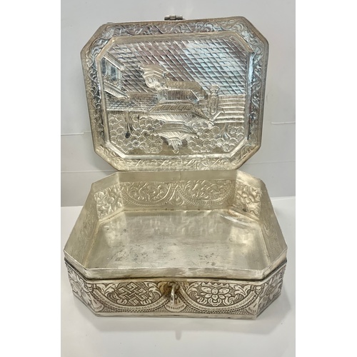 105 - Silver Asian trinket box, no hallmarks but tests as silver, this item does have some damage to the b... 