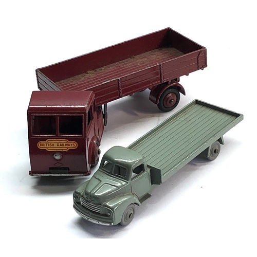 420 - 2 Vintage Dinky lorries Dublo bedford and Hindle smart helecs No 30w