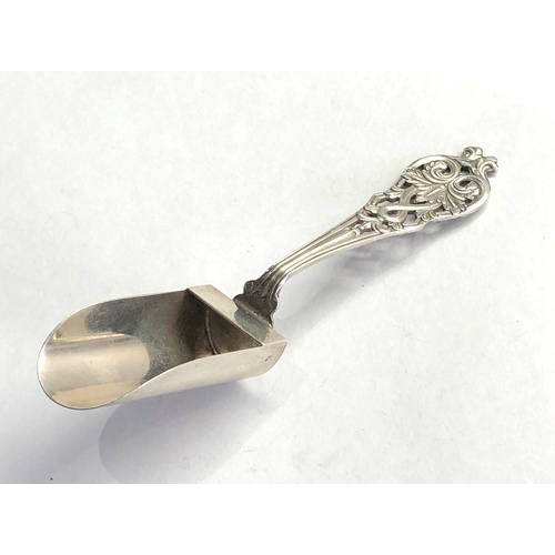 122 - continental silver caddy /sugar spoon 800 silver hallmark measures approx 12cm by width 22mm