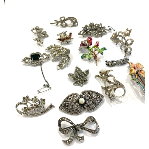 193 - Vintage & Retro Marcasite jewellery Inc. Floral, Foliate, Heart, Enamel All in vintage, worn conditi... 