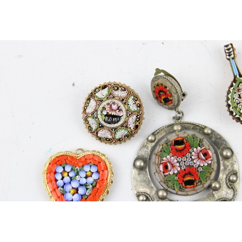 192 - Collection of Italian micromosaic jewellery  Items are in pre-owned, vintage condition One brooch cl... 