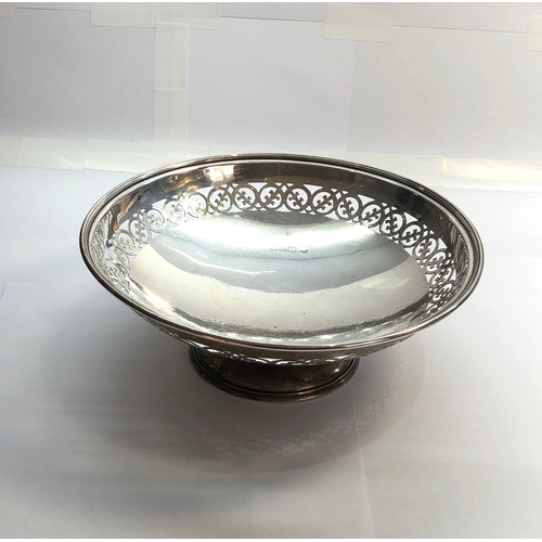 127 - Antique Chester silver fruit bowl measures approx  21.5cm dia height 8cm Chester silver hallmarks we... 