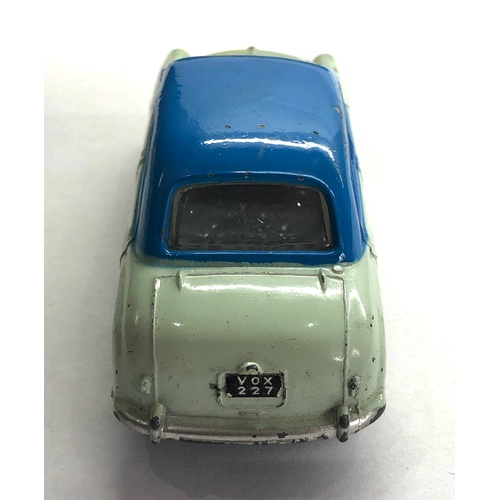 441 - Boxed Corgi 202 Morris Cowley saloon in good condition please see images for condition