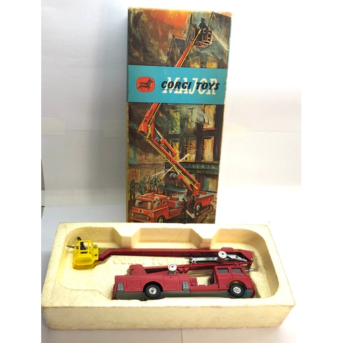 460 - Corgi Major 1127 Simon Snorkel Fire Engine boxed in good condition please see images for condition