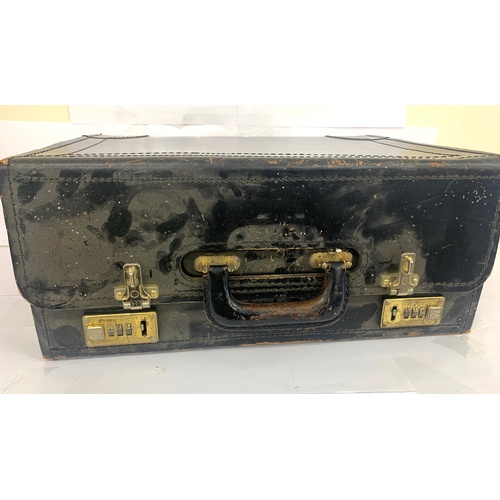 169 - Vintage leather doctors case, used condition, please view images