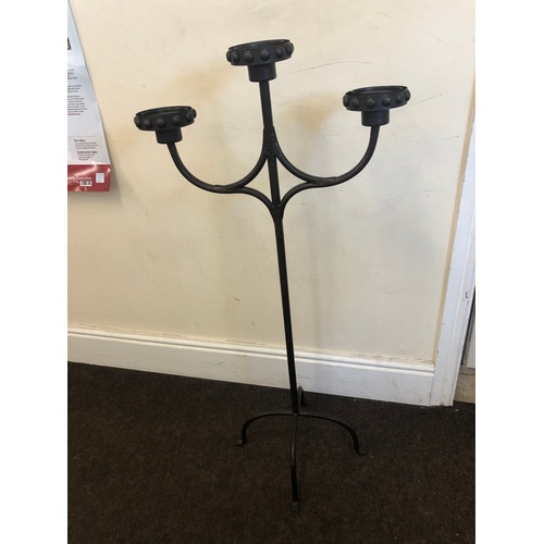 193 - Decorative metal candle stand, overall good condition, approximate height: 42 inches