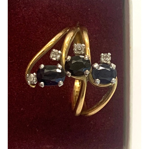 190 - 18ct gold diamond and sapphire ring weight of ring 5.8g