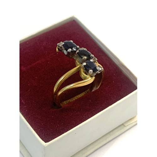 190 - 18ct gold diamond and sapphire ring weight of ring 5.8g