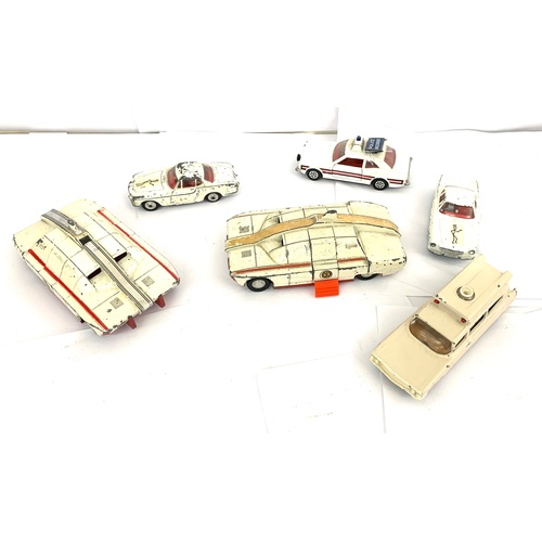 484 - Selection vintage die cast Dinky and Corgi vehicles, played with condition