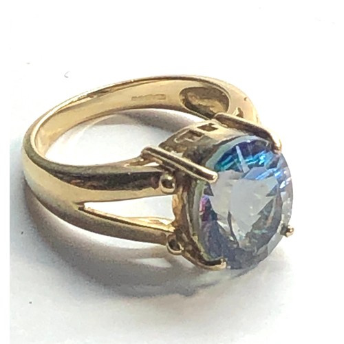 201 - 9ct gold topaz ring weight 6g size M