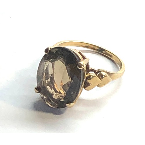 198 - 9ct gold smoky quartz ring weight 4g size n