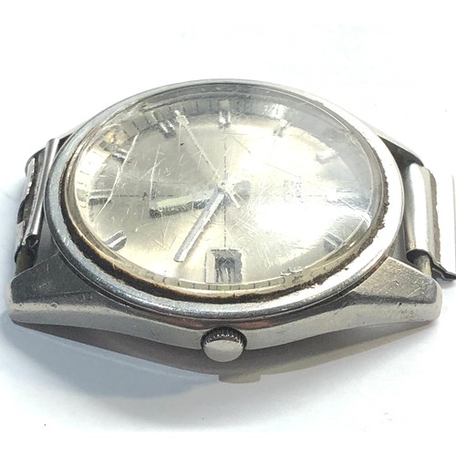 322 - Vintage gents Seiko automatic wristwatch the watch is ticking missing strap glass marked and scratch... 