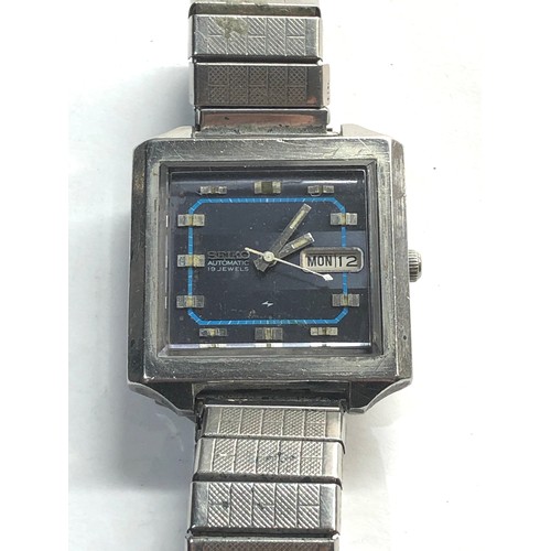 331 - Vintage gents t/v dial Seiko automatic wristwatch the watch is ticking please see images for conditi... 