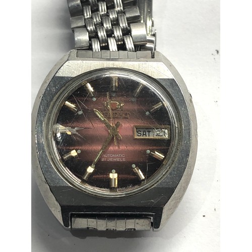 336 - Vintage gents Orient automatic wristwatch the watch is ticking cracked glass please see images for c... 