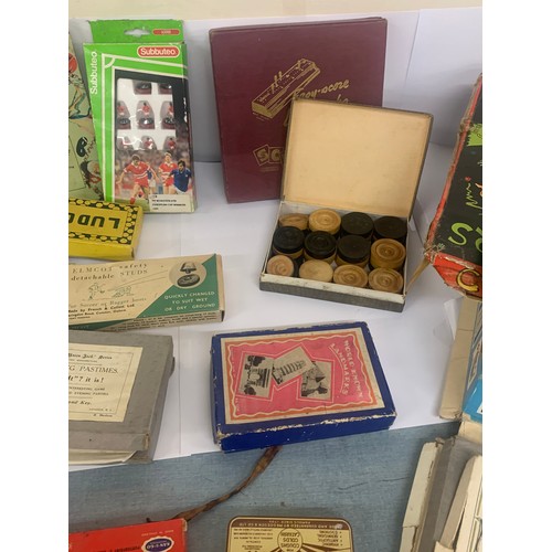 306 - Large selection of vintage games, please see images for condition