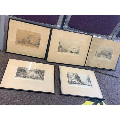 31 - Selection signed engravings / pictures