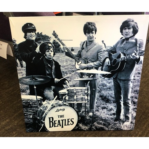 211 - 2 canvas's of The Beatles, one 3d Abbey Road picture, colourful canvas is approximately 4ft in lengt... 